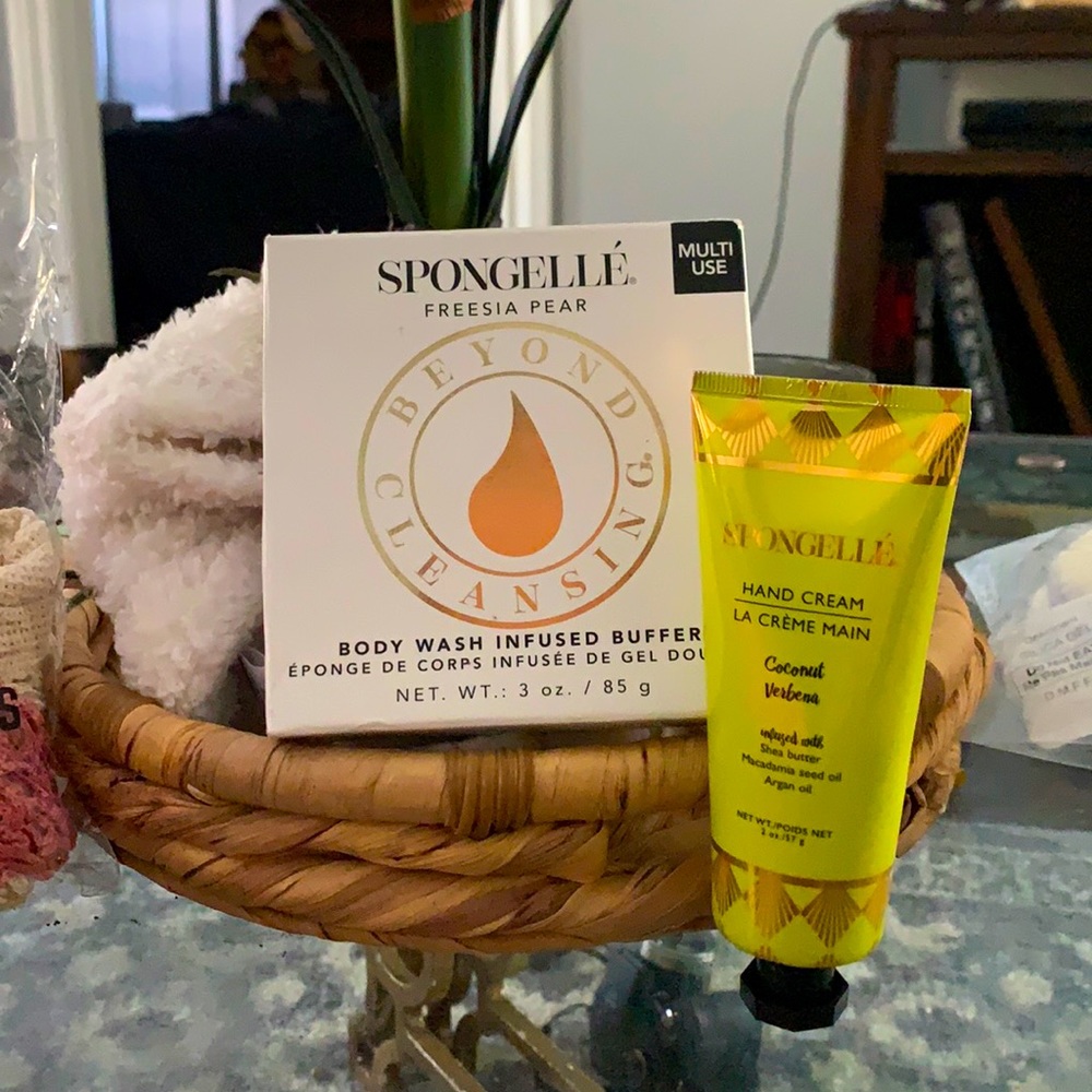 NIB Spongelle Bundle | exfoliate & moisturize 🚿